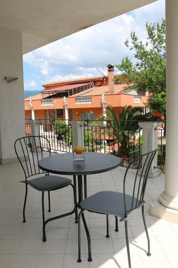 B&B Tenuta Bianca Oliveto Citra ภายนอก รูปภาพ
